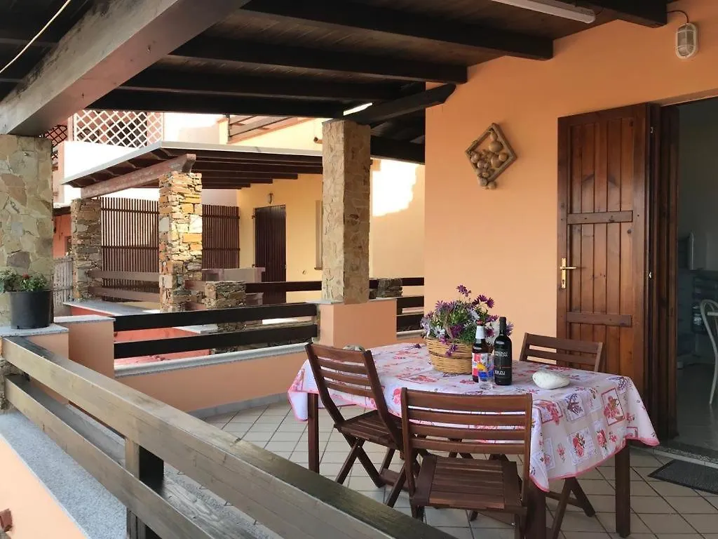 Casa Giogiò Vila Torre dei Corsari 0*,